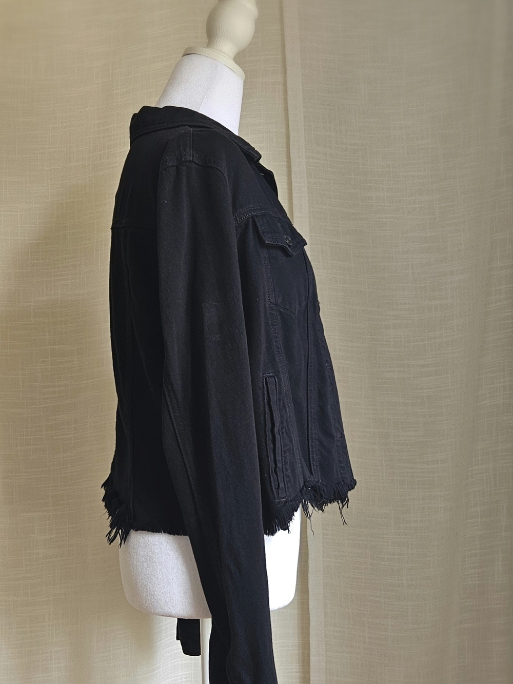 HIDDEN JEANS Black Raw Hem Cropped Denim Jacket Size S Frayed Edge Stretch - Picture 7 of 14